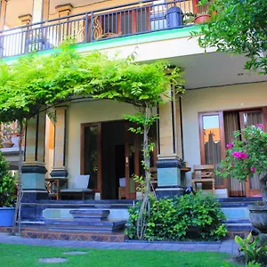 crtris-rooms-seminyak.ubudhotelsnow.com/